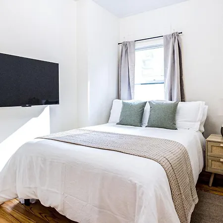 Unbeatable & Cozy 4Bdr & 1 Bth In Manhattan